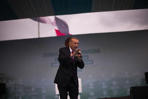 Turkish president cancels campaign stops over health issue